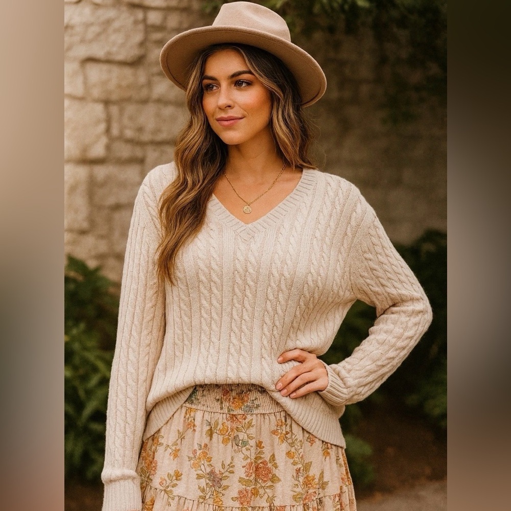 Croft & Barrow V Neck  Sweater Size XL‎ Light Weight Tan Grandpa Cable Knit